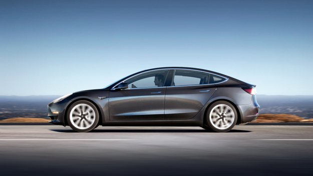 Tesla Model 3: Wie das Elektroauto die Konkurrenz dominiert