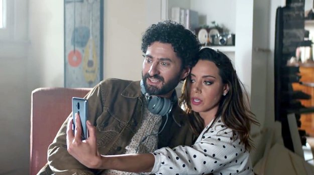 Frecher Werbespot mit Aubrey Plaza: Lästert LG über das iPhone?