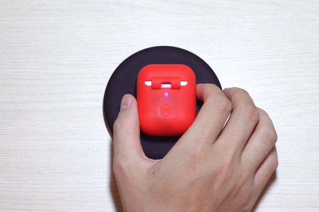 AirPods: Geniale Kopfhörer-Hülle schafft das, woran Apple scheitert