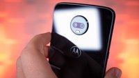 Moto Z3 Play im Hands-On-Video: KLACK, haste Akku