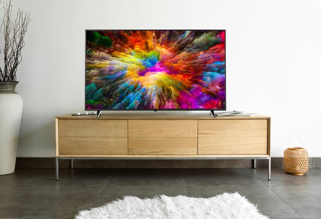 Ab heute bei Aldi: Medion Life X16527 für 699 Euro – Lohnt sich der TV-Kauf?