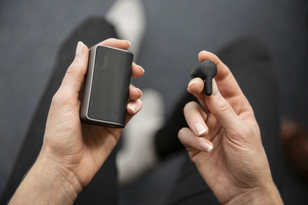 Passend zum neuen iPhone XS: Diese AirPods-Alternativen sind ein Traum in Schwarz
