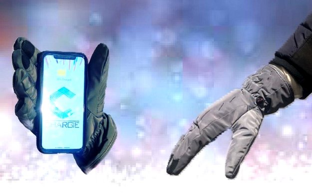 Gefährlich oder genial? Solche Smartphone-Handschuhe habt ihr noch nie gesehen