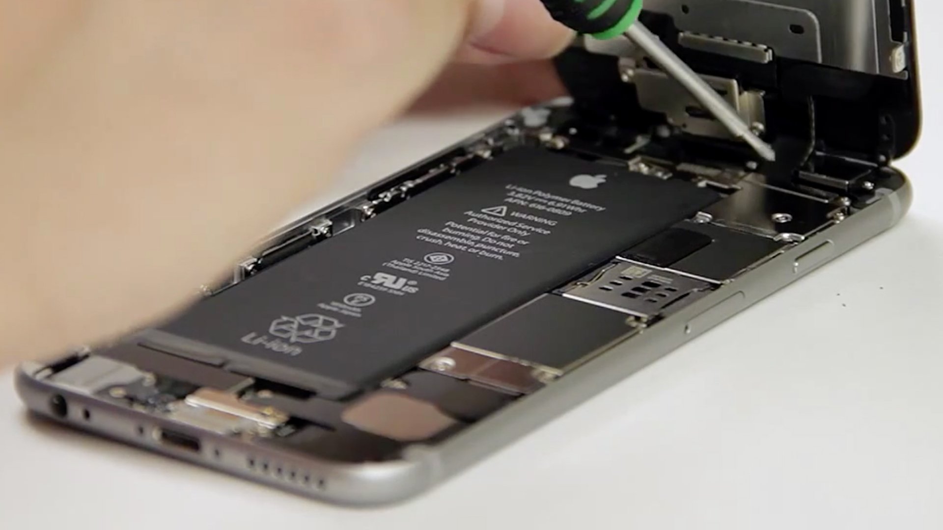 Apple macht Ernst AkkuTausch bei iPhone, iPad und Mac jetzt viel teurer