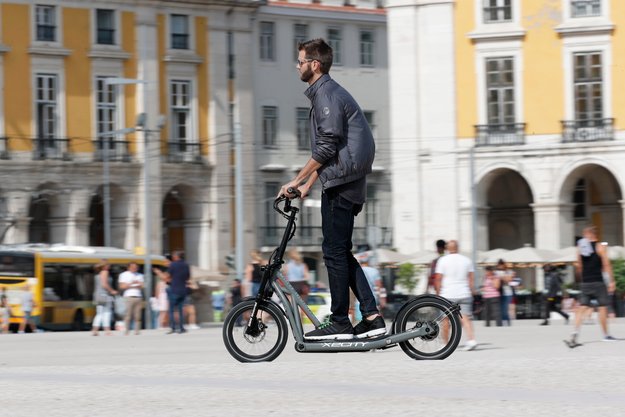 E-Roller X2City: BMW hat den ersten legalen E-Scooter für Deutschland gebaut