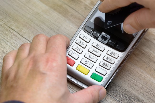Payment contactless with credit card on a payment terminal