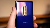 Xperia F: Sonys Falt-Smartphone geht eigene Wege