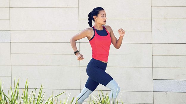 Fitbit Charge 3 im Preisverfall: So bekommt ihr den Fitness-Tracker günstiger