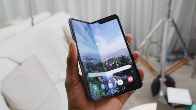 Samsung Galaxy Fold in Hands-On-Videos: Faltbarer Kompromiss oder Handy-Revolution?