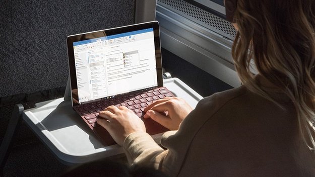 Surface Go im Preisverfall: Saturn legt Tastatur und Office kostenlos bei