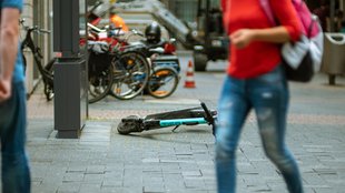 Alkohol auf dem E-Scooter – Promillegrenze und Strafen