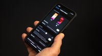 Wie kann man den Dark Mode (Dunkelmodus) am iPhone einstellen?