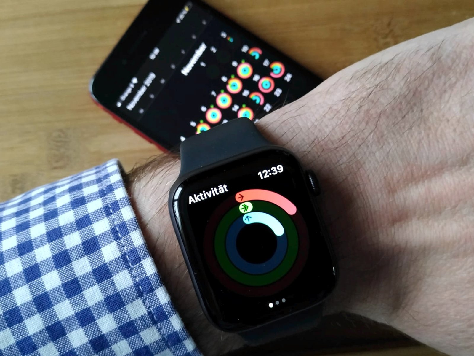 apple smartwatch spotify