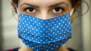 Maskenpflicht: Mund-Nasen-Schutz mit eigenem Design günstig online kaufen