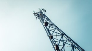 Gnadenfrist für Telekom, Vodafone und O2: Bund setzt Anbieter unter Druck