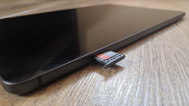 Der Speicher lässt sich per erweitern, aber microSD-Karten lassen sich nicht als interner Speicher formatieren. Bild: GIGA