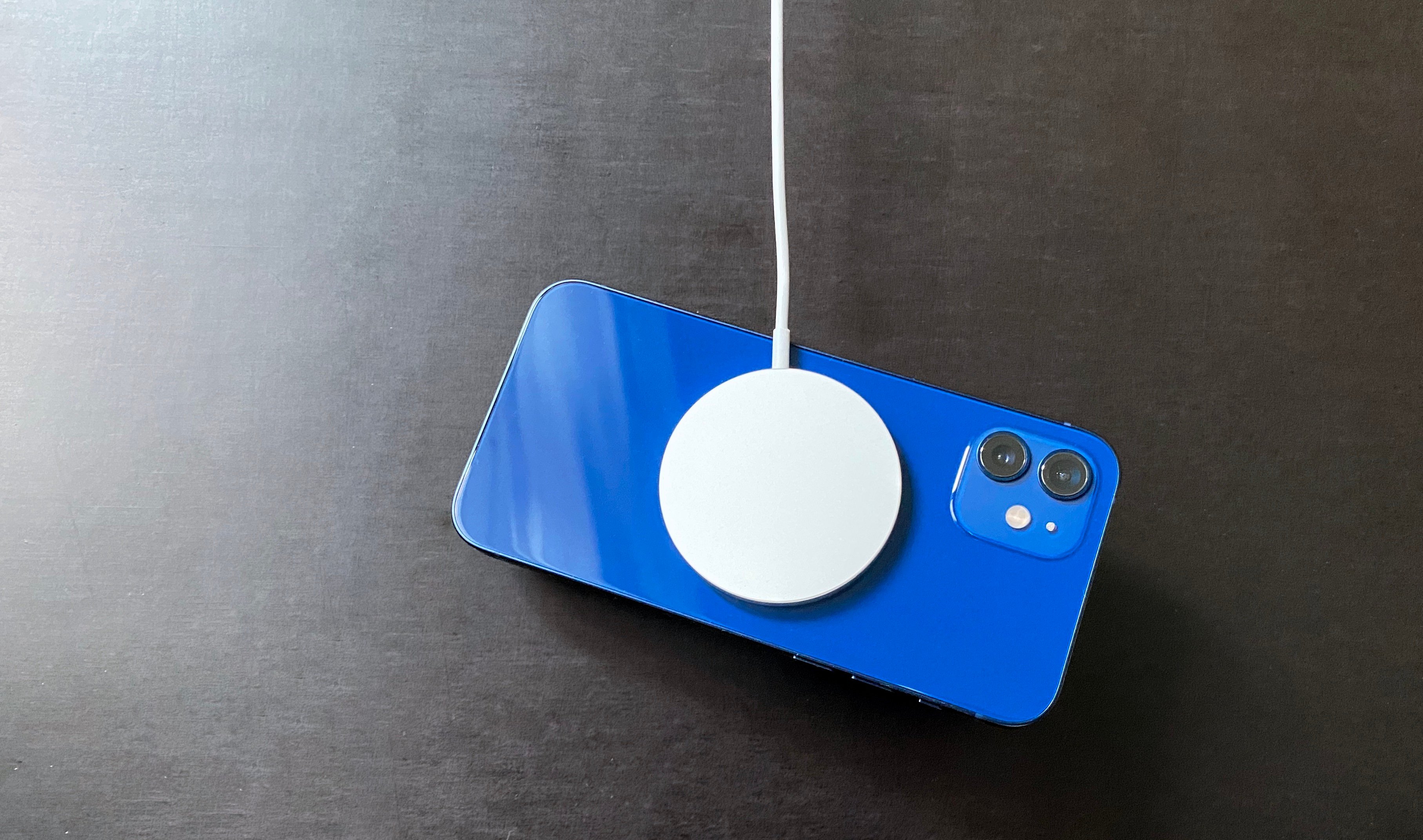 Apple MagSafe im Test: Das magnetische iPhone-Ladegerät der Zukunft