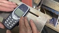 Unzerstörbares Nokia 3310: Kann das Handy gegen eine Schleifmaschine gewinnen?