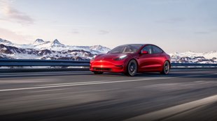 Tesla auf der Überholspur: Deutscher Auto-Ikone droht der Abstieg