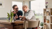 Die besten Seniorenhandys: Stiftung Warentest legt sich fest