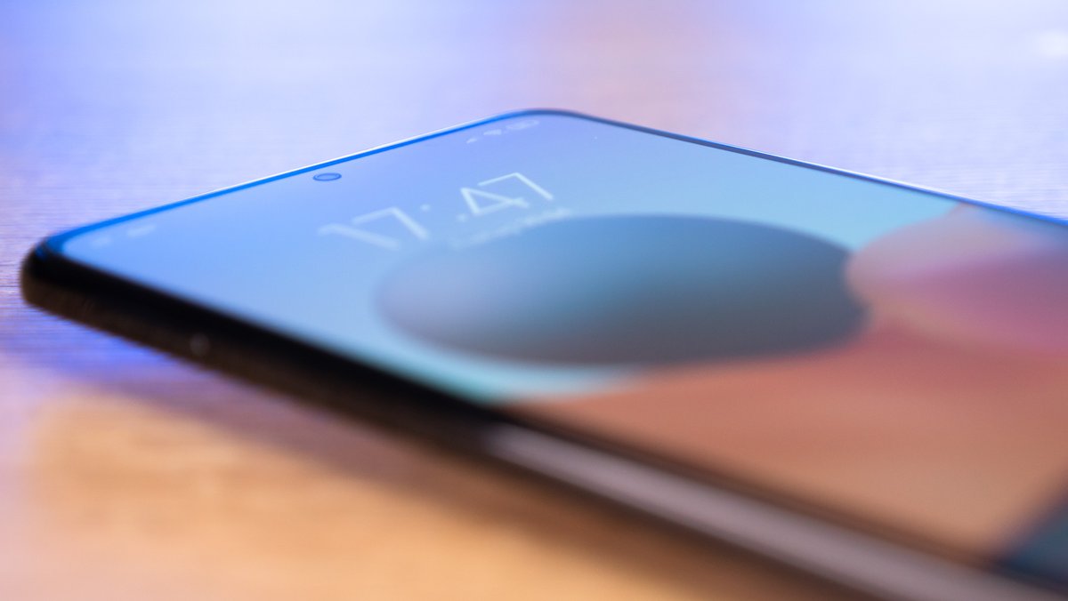 Xiaomi celebrates gigantic success with cheap Android phones Xiaomi celebrates gigantic success with cheap Android phones