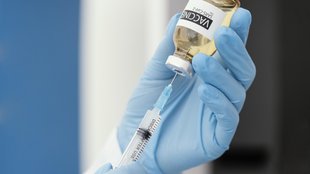Schneller Impfen für 25 Euro: eBay-Angebot alarmiert die Behörden