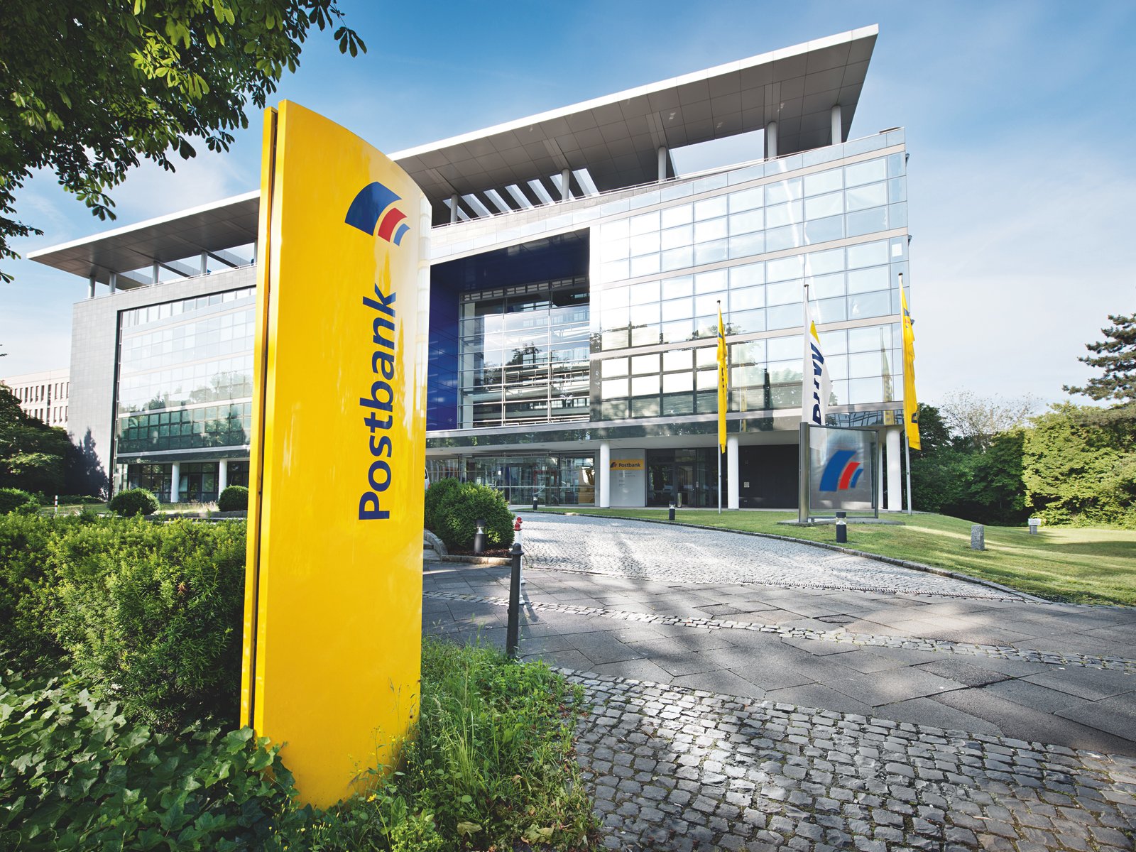 Postbank hält die Hand auf: Strafzinsen kommen jetzt noch früher