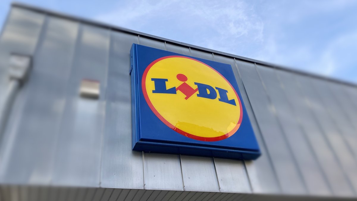 The Lidl app makes it possible: two months of free television in HD