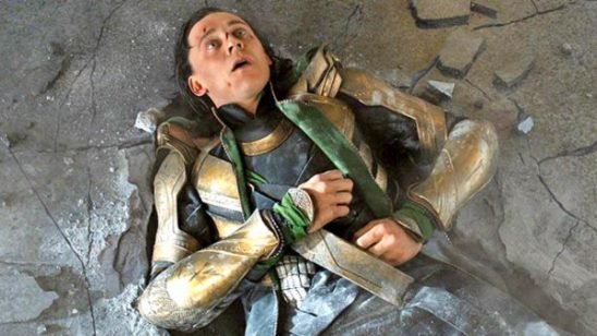 Loki, nachdem Hulk mit ihm in The Avengers (2012) „fertig“ ist. (Quelle: Marvel)