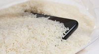 Gefährlicher Irrglaube: Warum du ein nasses Handy NICHT in Reis trocknen lassen solltest