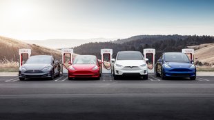 Tesla öffnet Supercharger für alle E-Autos – 10 Standorte machen den Anfang