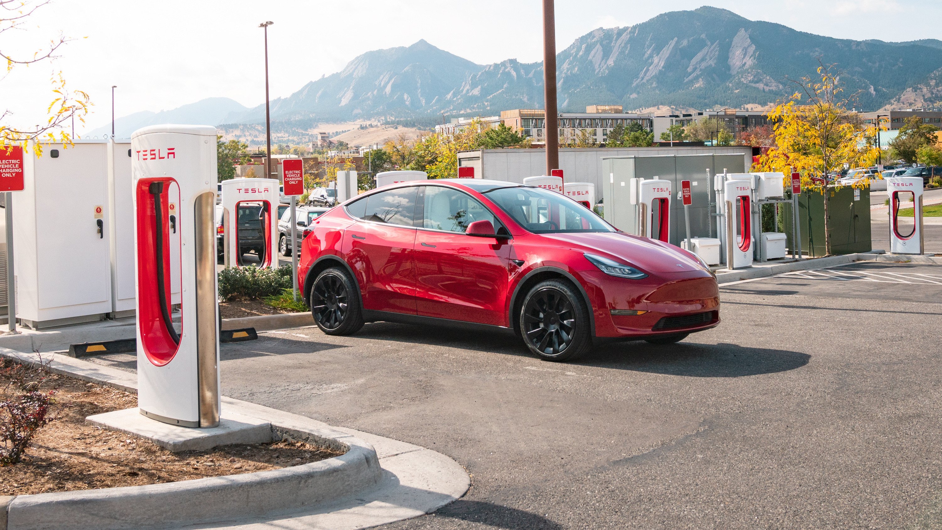 Tesla dreht an der Preisschraube: So macht der Ladestopp weniger