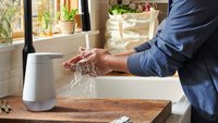 „Alexa, wasch mir die Hände“: Das kann Amazons smarter Seifenspender