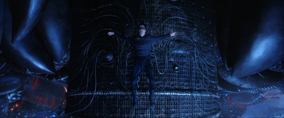 Neos (toter?) Körper am Ende von Matrix Revolutions. (Quelle: Warner Bros.)
