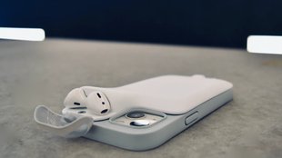 Geniale iPhone-Hülle lädt AirPods und Handy gleichzeitig auf