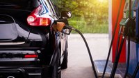 An jeder Tankstelle: Was bedeuten die gelben Zettel?