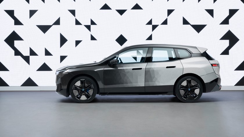 BMW E-Auto iX Flow mit E Ink kann die Farbe wechseln