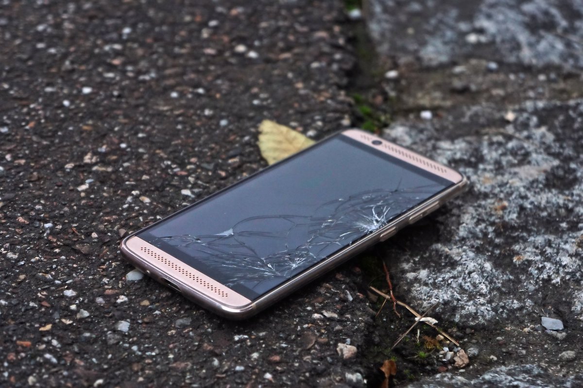Samsung, Apple and Co.: Absurd reasons against repairing smartphones