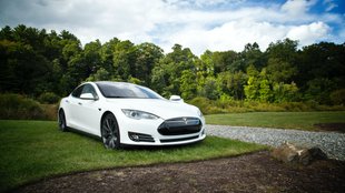 Klatsche für Tesla: Model S ist schlechtestes E-Auto beim TÜV