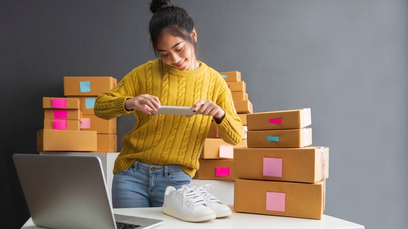 online-verkaufen-GettyImages-1171447344