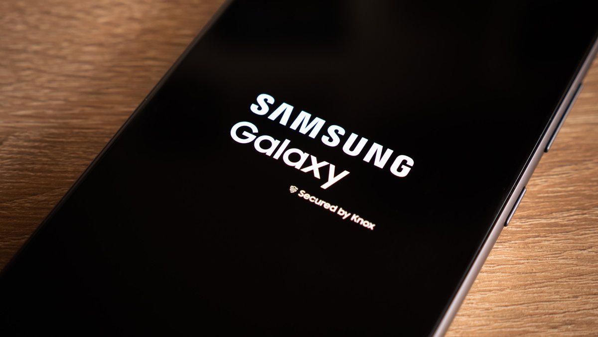 Millions of Samsung smartphones shipped with a vulnerability