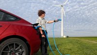 Greenpeace rechnet vor: So viel sparen E-Auto-Fahrer