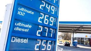 Tipp von ADAC-Experten: So spart ihr an der Tankstelle besonders