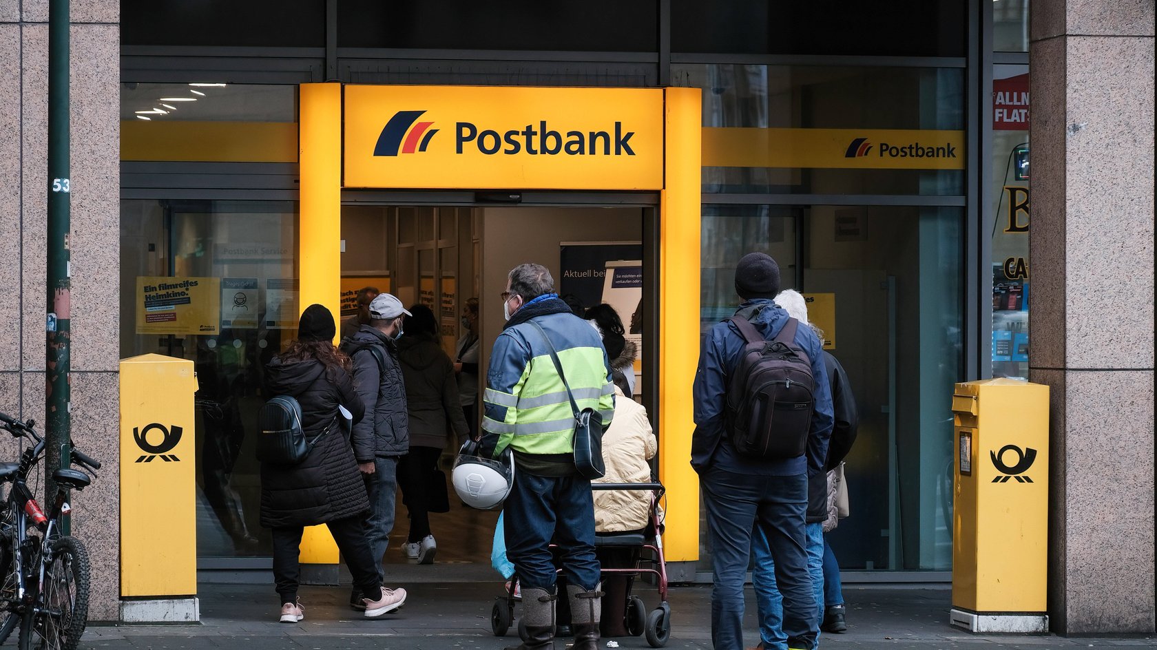 Postbank-Kunden Weiter Mit Problemen: Verbraucherschützern Platzt Der ...