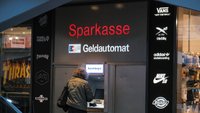 Sparkassen-App: Neue Funktion erleichtert Geld abheben am Automaten