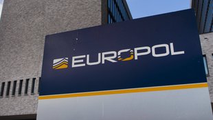 Europol-Betrugsmasche: Nummern 0163385385 & 0157839535