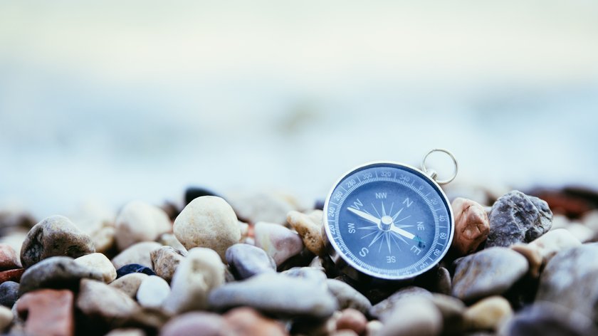 Kompass am Strand