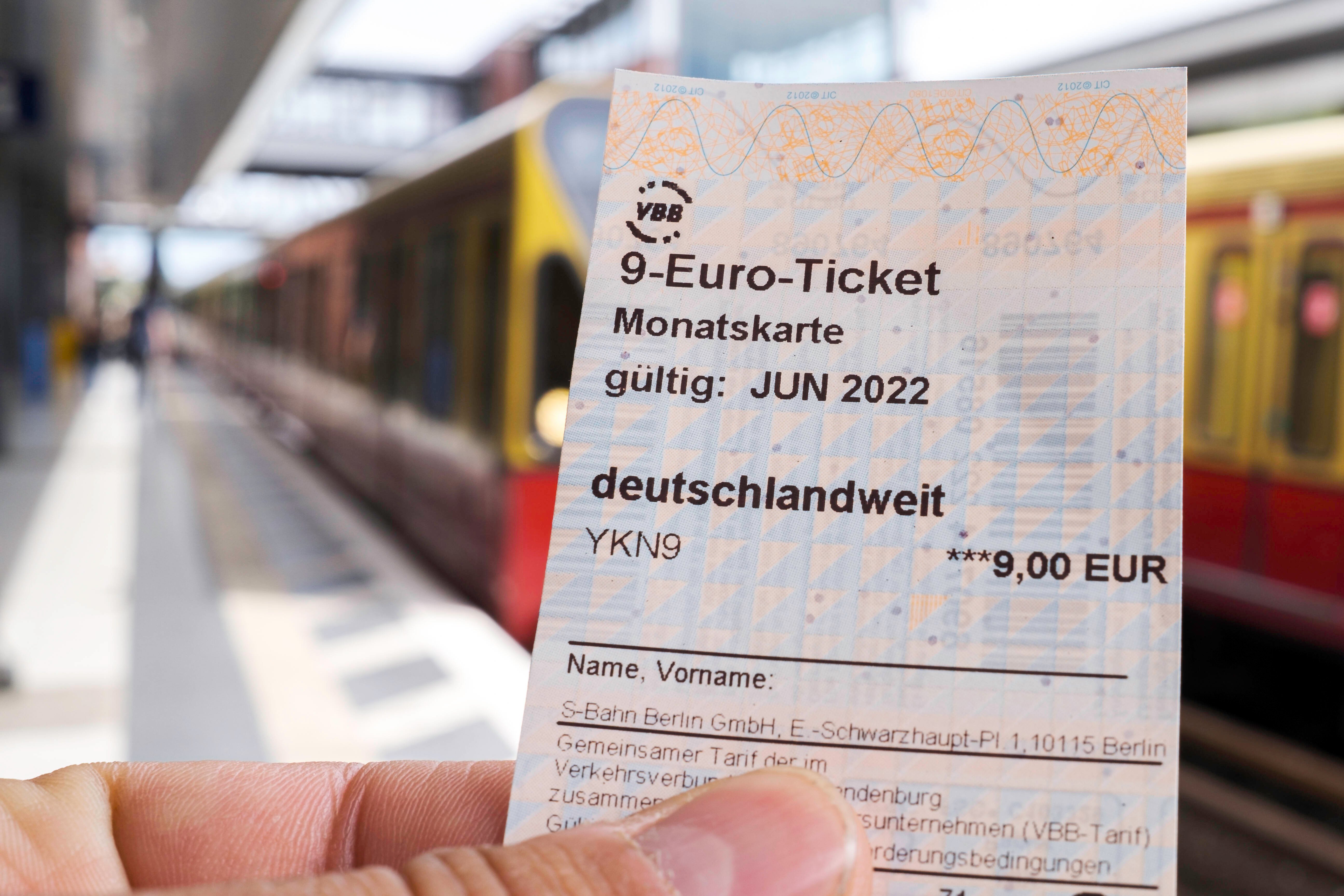 Euro tickets. Билеты Deutsche Bahn. Deutschland ticket за 49 евро. 9 Euro ticket 2022 pdf. 49 Euro ticket.