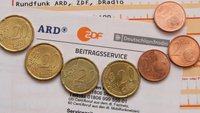 Ansage an ARD und ZDF: Rundfunkrat fordert massive Gebührensenkung