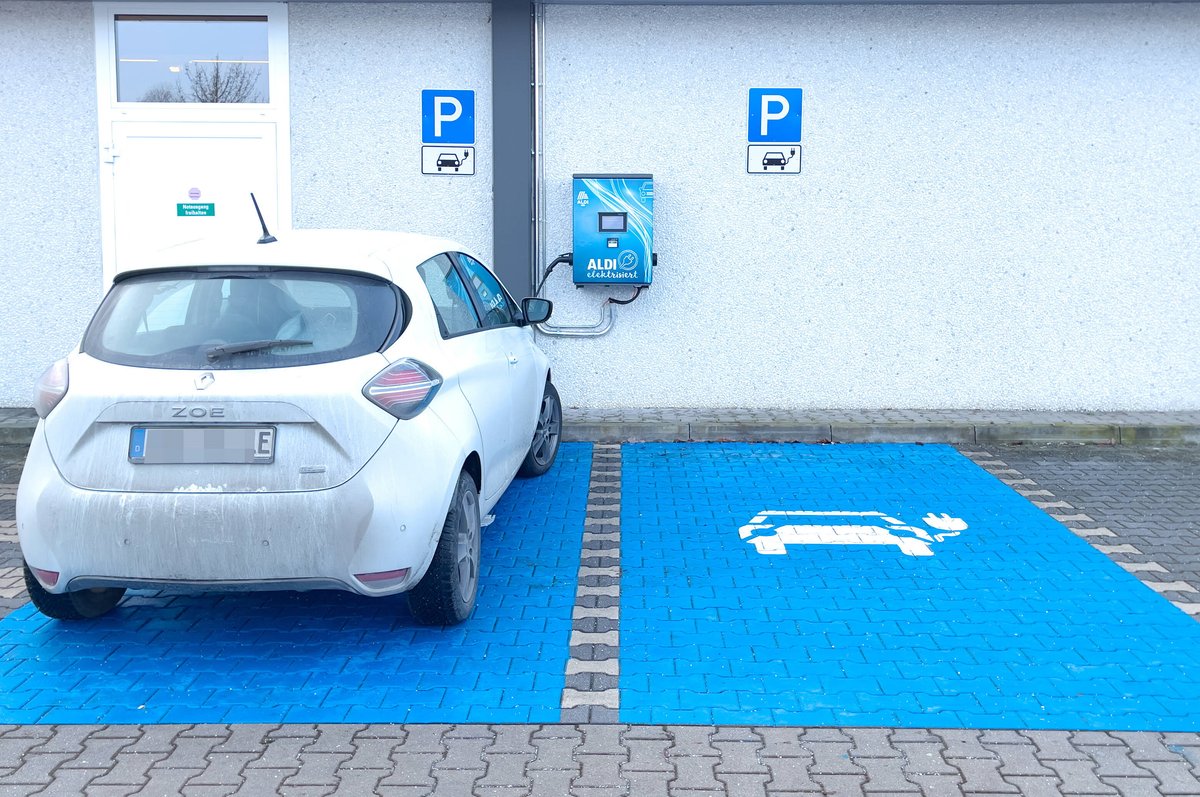 Die 103 besten EAuto Sprüche & Witze